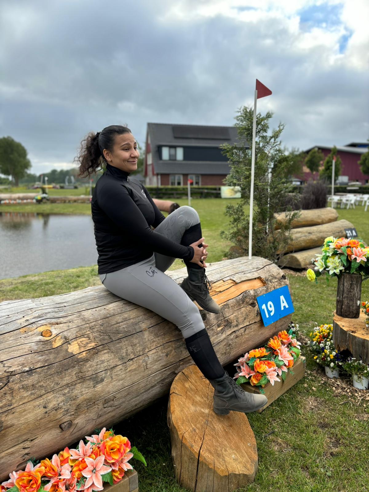 Vivaldi Grijze Rijlegging Dames – Elegant, Comfortabel & Functioneel voor Elke Ruiter