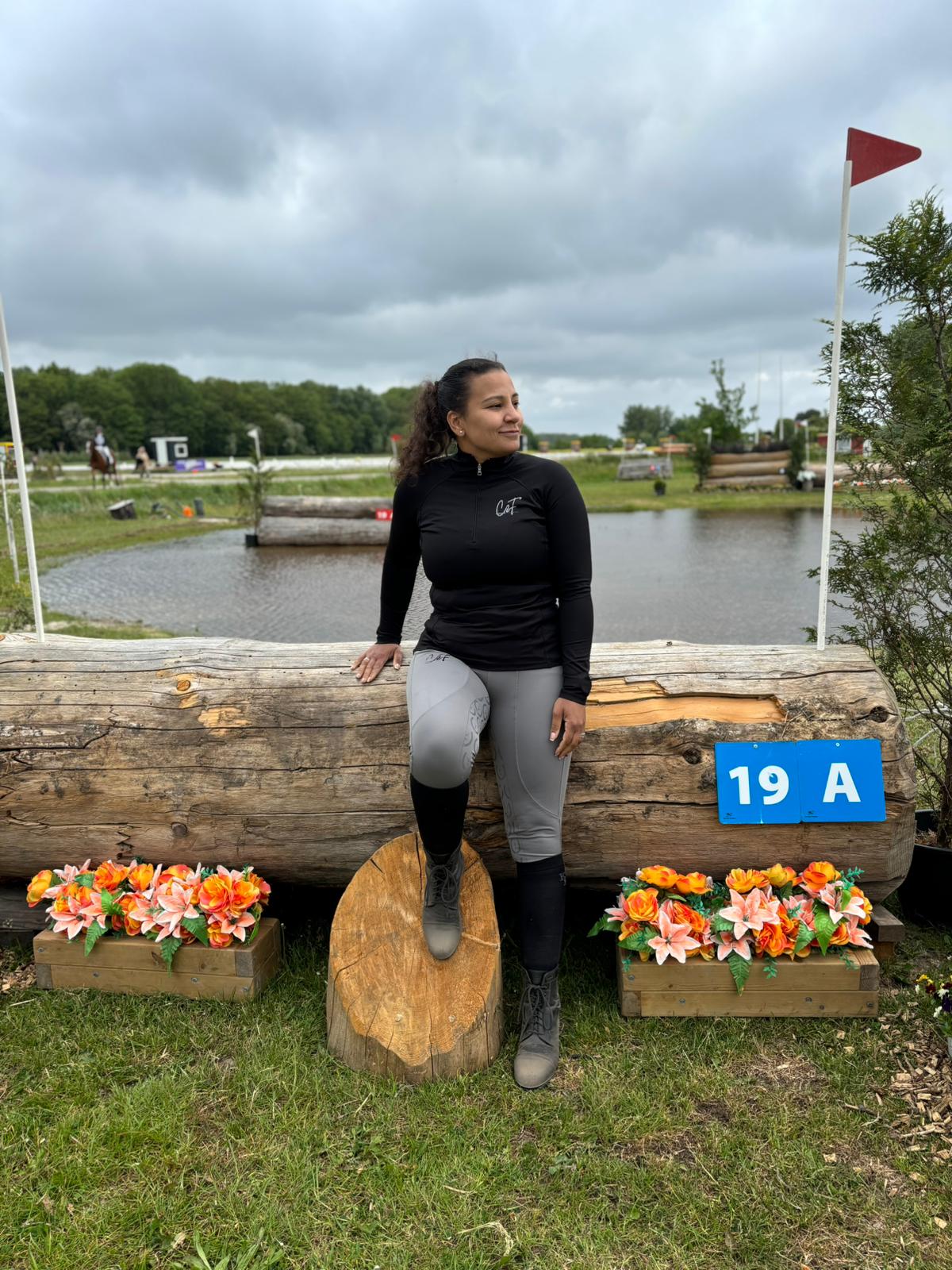 Vivaldi Grijze Rijlegging Dames – Elegant, Comfortabel & Functioneel voor Elke Ruiter