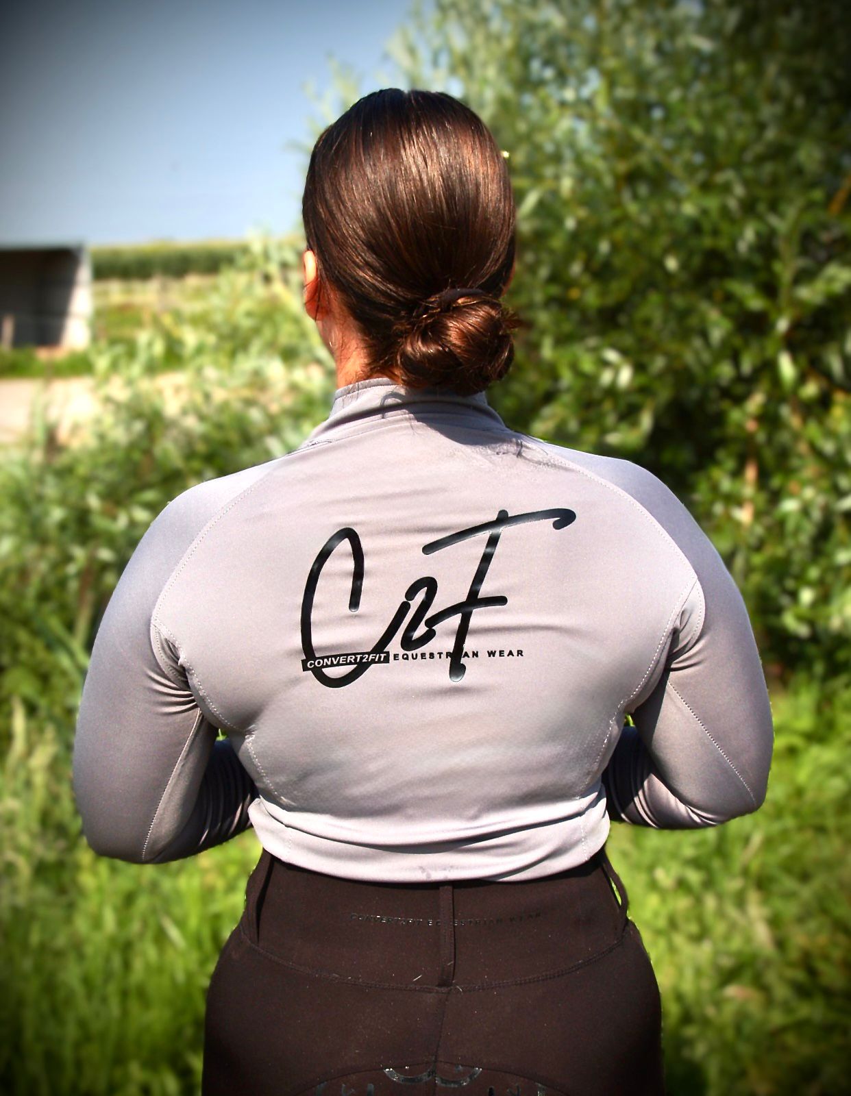 Vivaldi Longsleeve Grijs – Stijlvol Ruitershirt met Lange Mouwen en Opstaande Kraag.